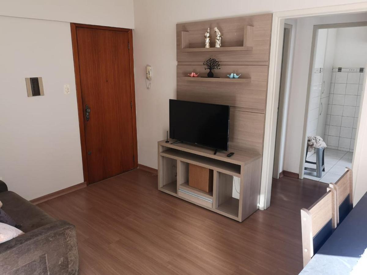 Ensolarado E Espacoso Quarto/Sala No Coracao De Poa ปอร์โตอัลเลเกร ภายนอก รูปภาพ