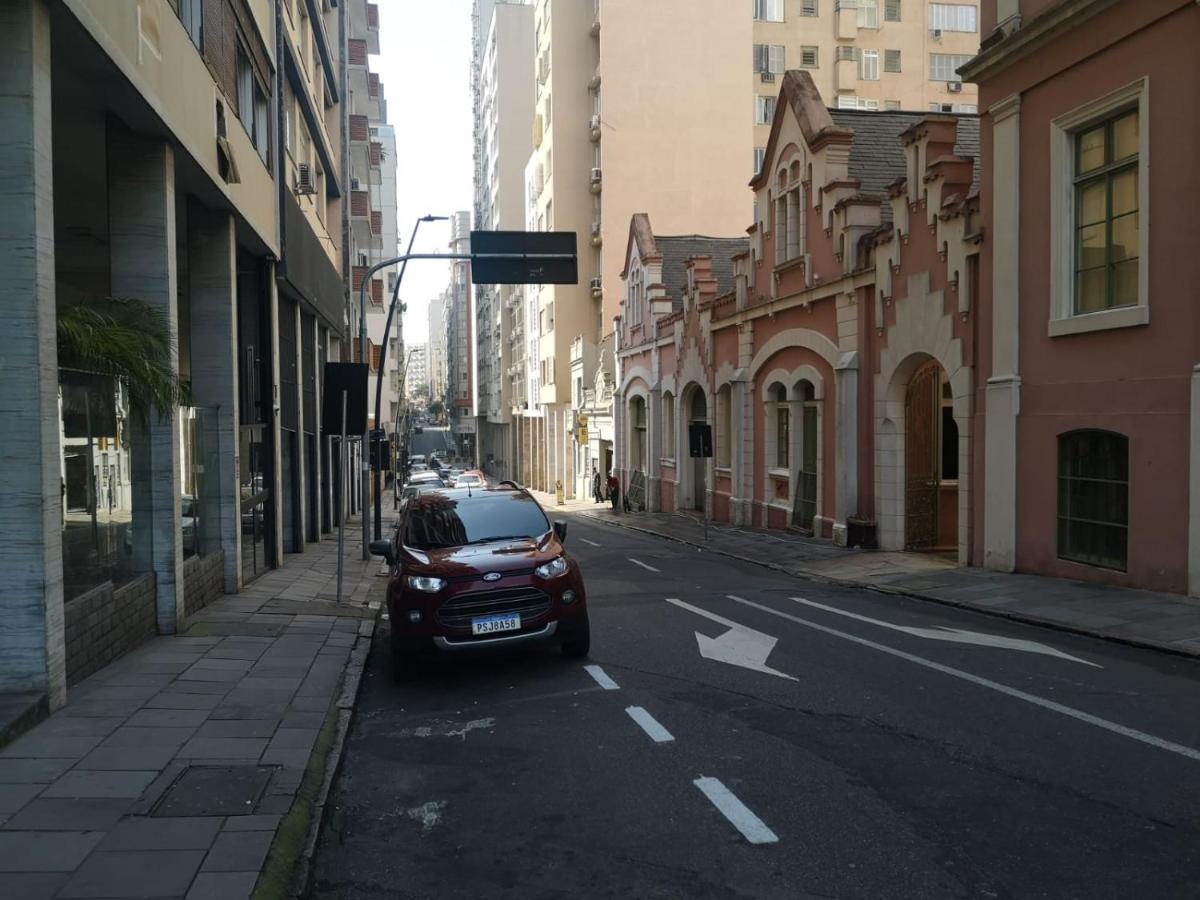 Ensolarado E Espacoso Quarto/Sala No Coracao De Poa ปอร์โตอัลเลเกร ภายนอก รูปภาพ