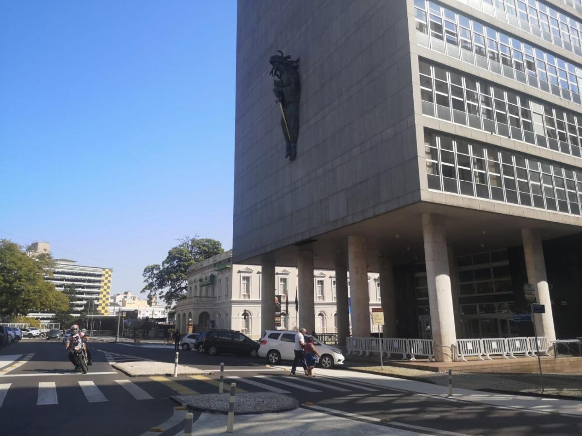 Ensolarado E Espacoso Quarto/Sala No Coracao De Poa ปอร์โตอัลเลเกร ภายนอก รูปภาพ